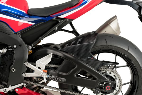 Puig REAR HUGGER HONDA CBR1000RR/SP 20' C/CARBON LOOK - Image 3