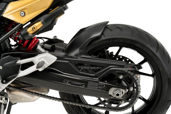 Puig REAR HUGGER BMW F900R/XR 20' C/CARBON LOOK - Image 3