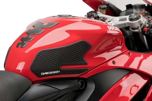 Puig LATERAL TANK PADS DUCATI PANIGALE C/BLACK - Image 3