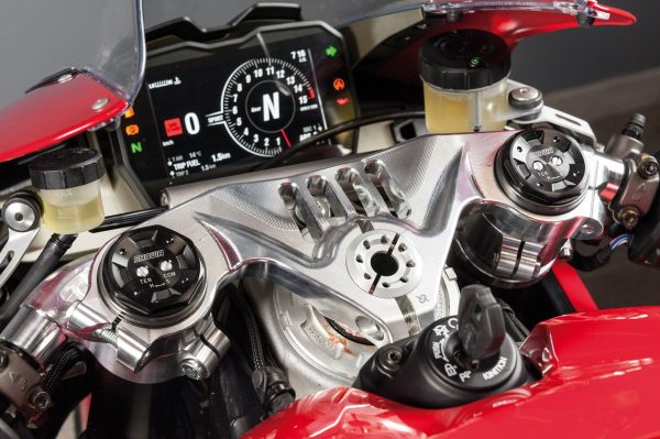 Bonamici Racing Aluminum top triple clamp Ducati Panigale V4/V4S 18> - V4R 19-22 - SILVER - Image 3